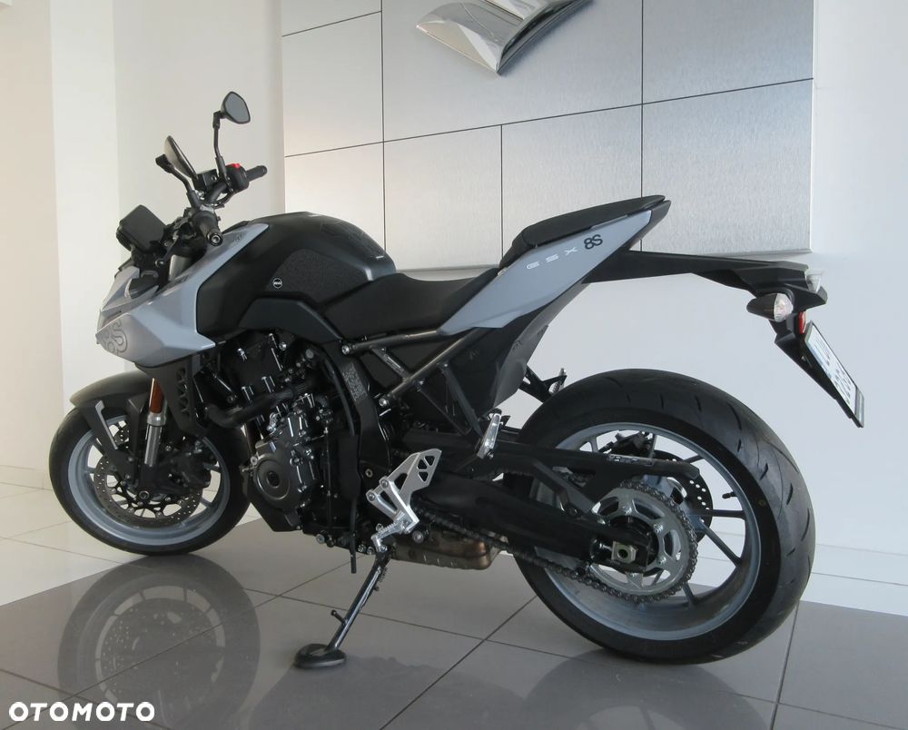 Suzuki GSX - 5