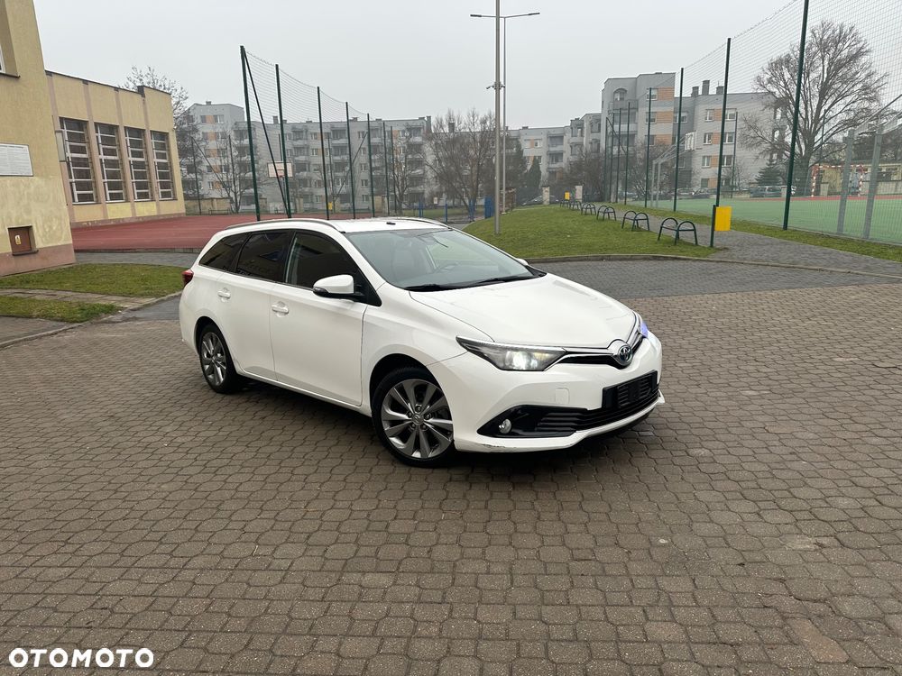 Toyota Auris 1.8 HSD Sol - 12