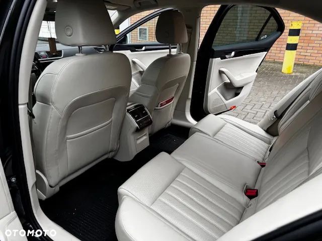 Skoda Superb 2.0 TSI 4x4 L&K DSG - 9