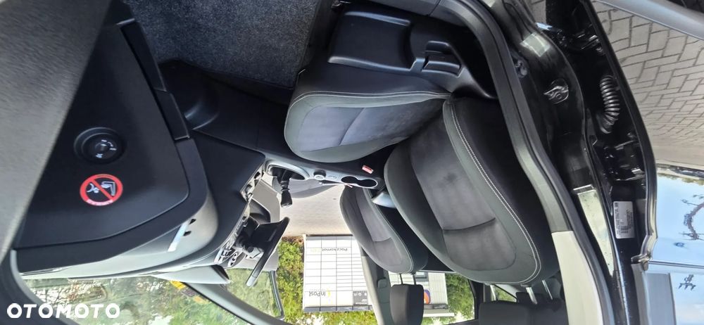 Nissan Qashqai 1.6 dCi 4 x 4 DPF Start/Stop tekna - 38