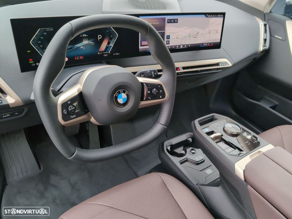 BMW iX xDrive 45 - 13