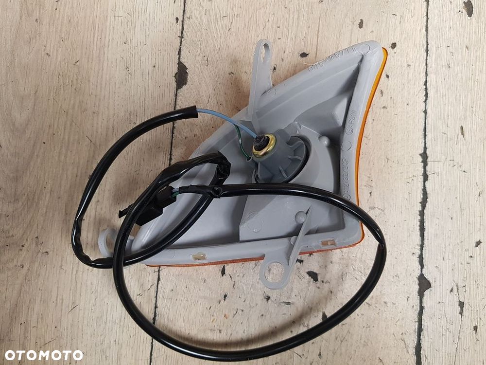 Kierunkowskaz prawy Honda CBR 1000 F  33400-MS2-601 - 7