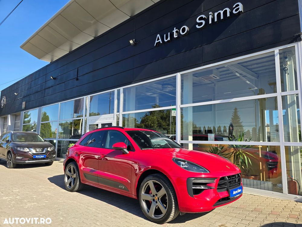 PORSCHE Macan