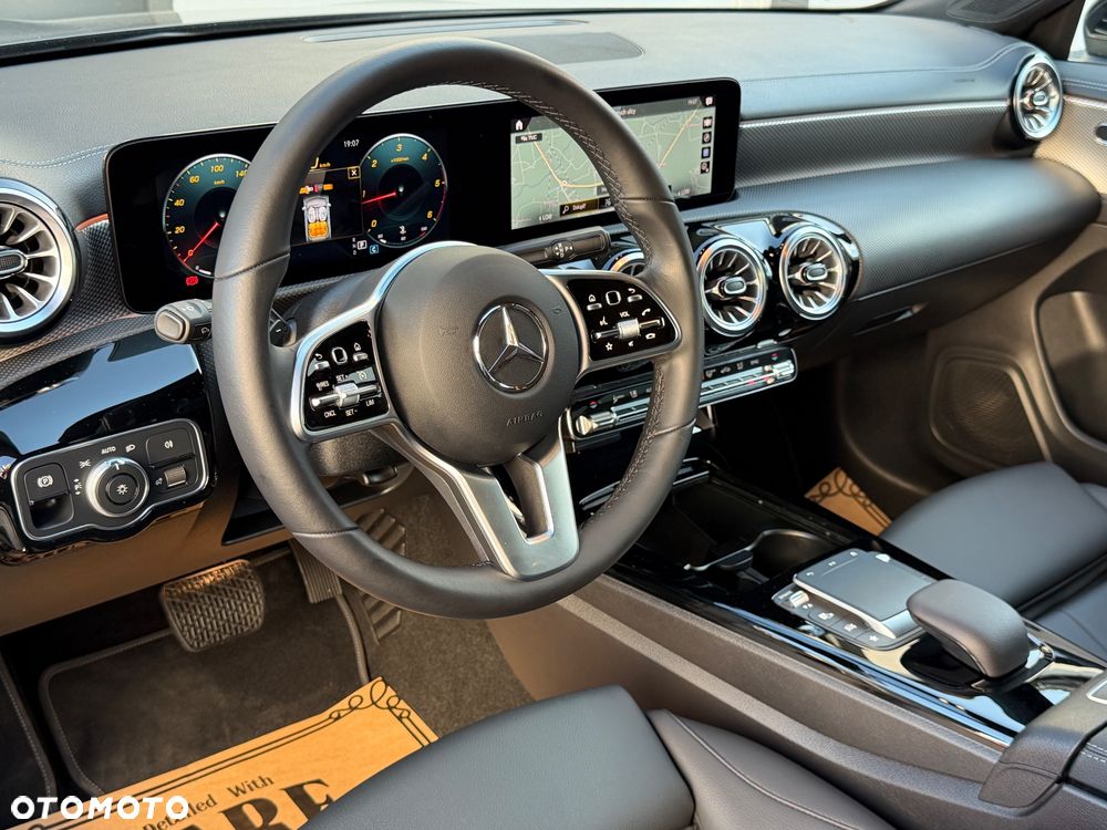 Mercedes-Benz CLA 200 d Progressive 8G-DCT - 13