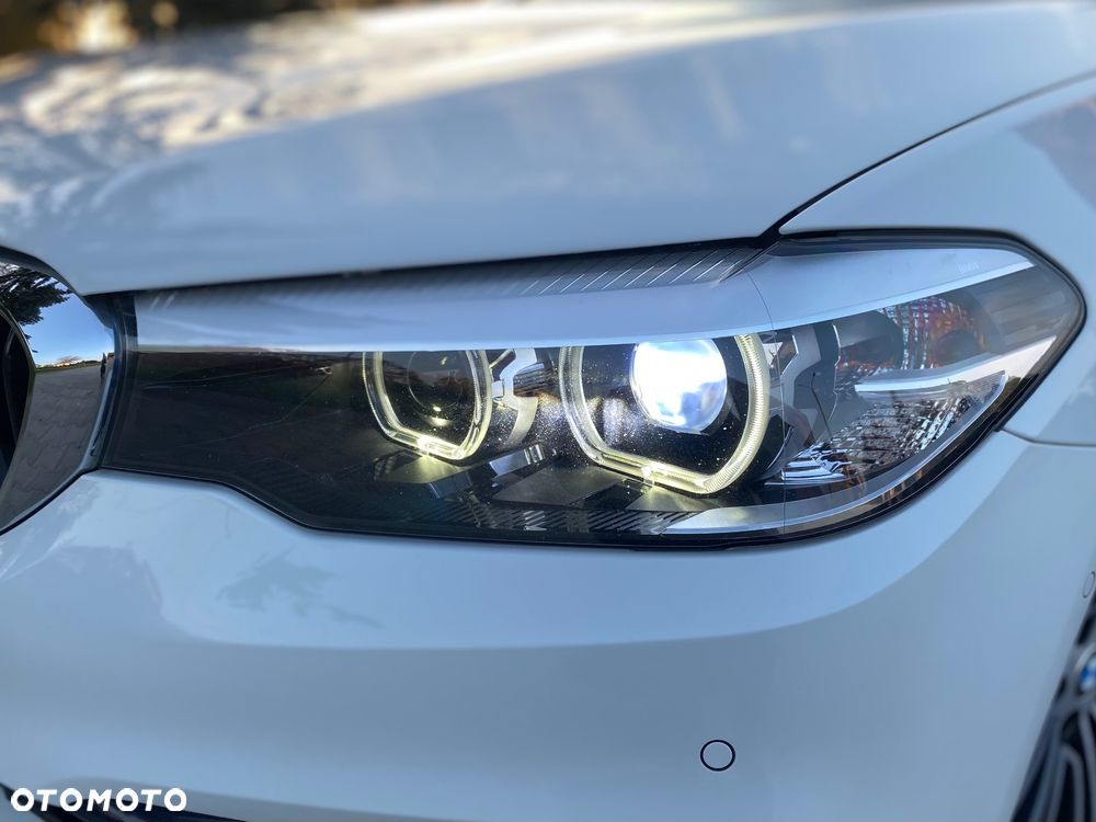 BMW Seria 5 520d Sport Line - 35