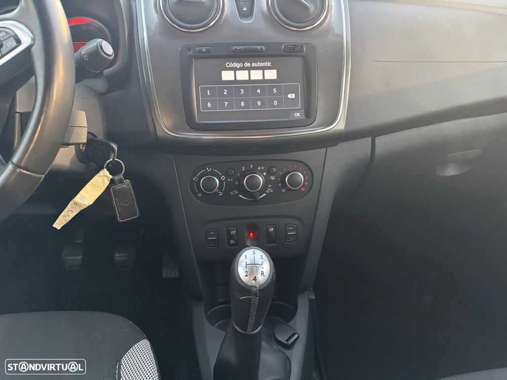 Dacia Sandero 0.9 TCe Stepway - 11