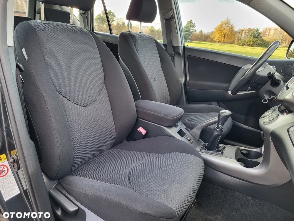 Toyota RAV4 2.0 VVT-i Sol - 13