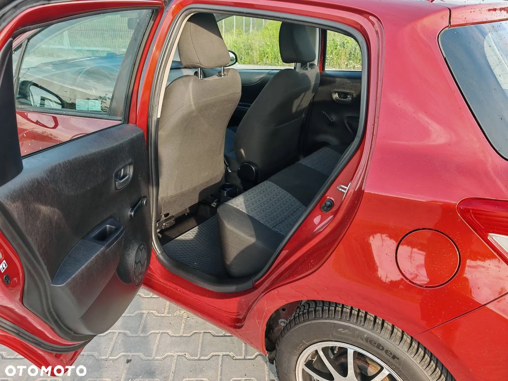 Toyota Yaris 1.33 Premium - 13