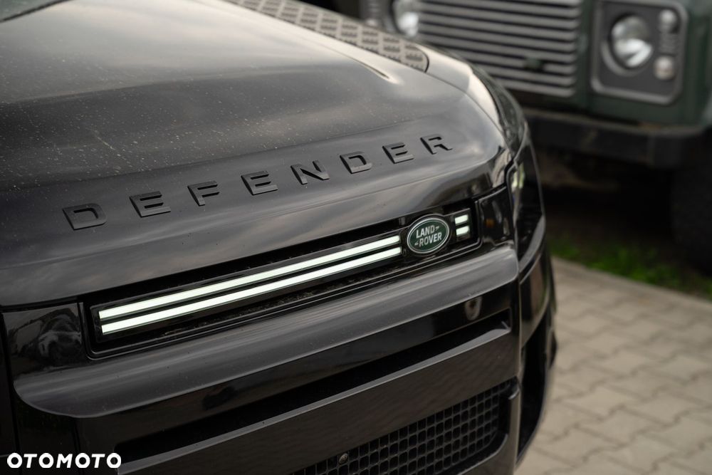 Land Rover Defender - 20