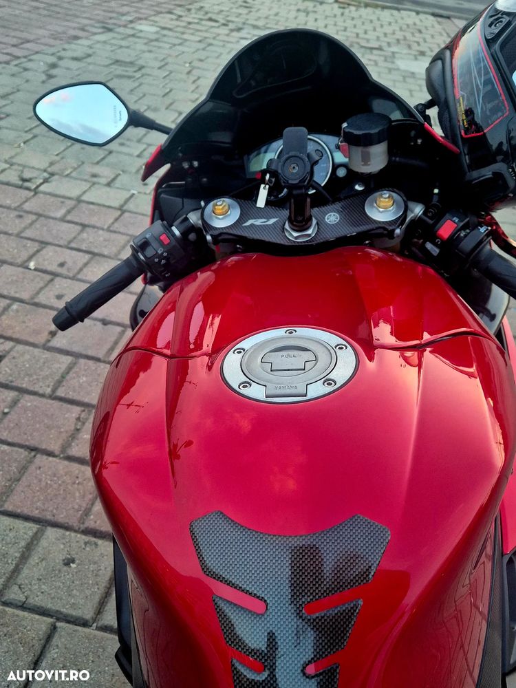 Yamaha R1-Z - 6