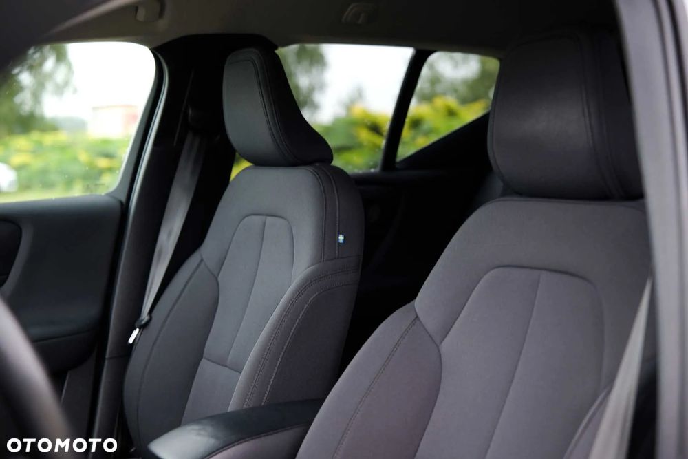 Volvo XC 40 B4 B AWD DKG Momentum Pro - 8