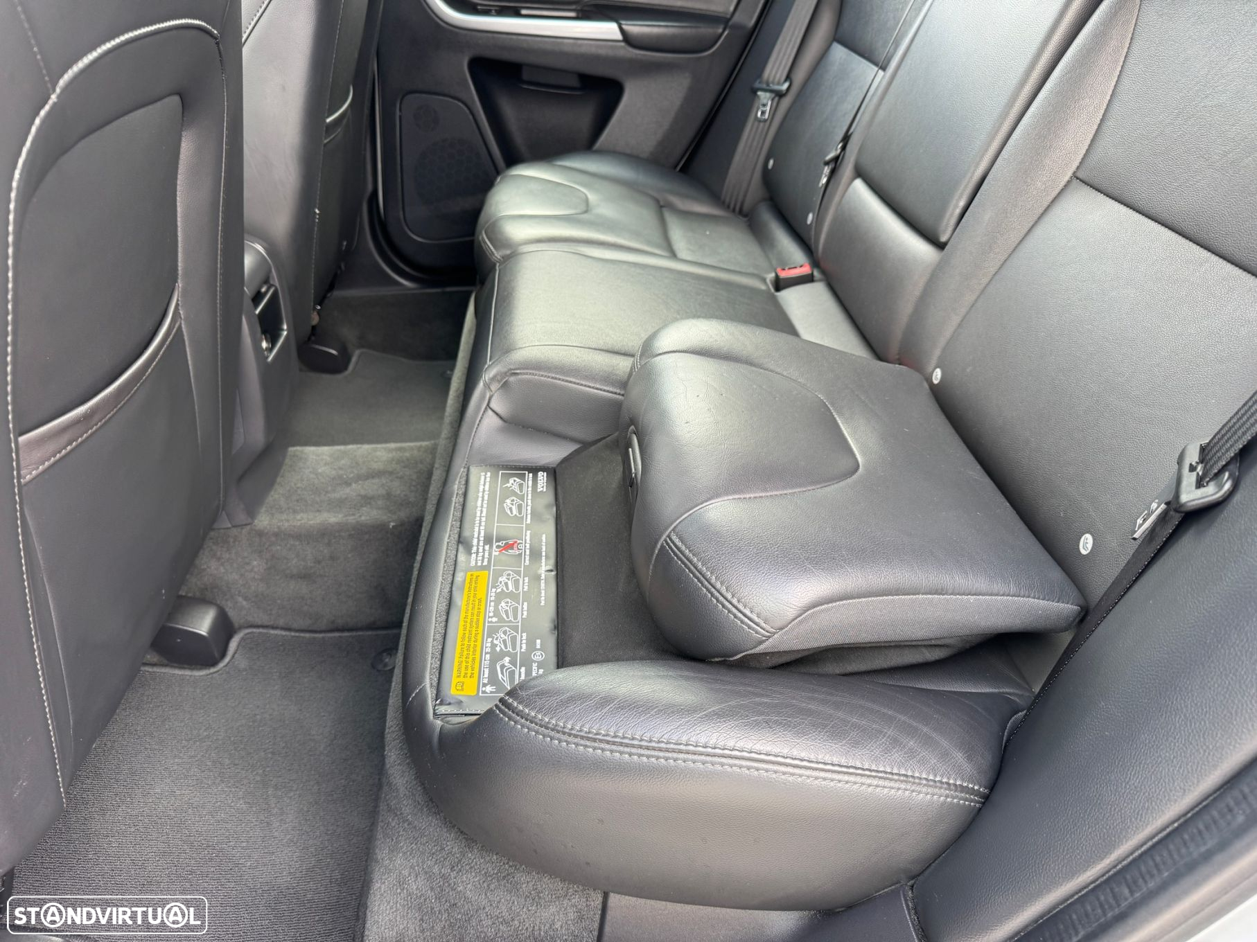 Volvo XC 60 2.0 D3 Momentum Geartronic - 15