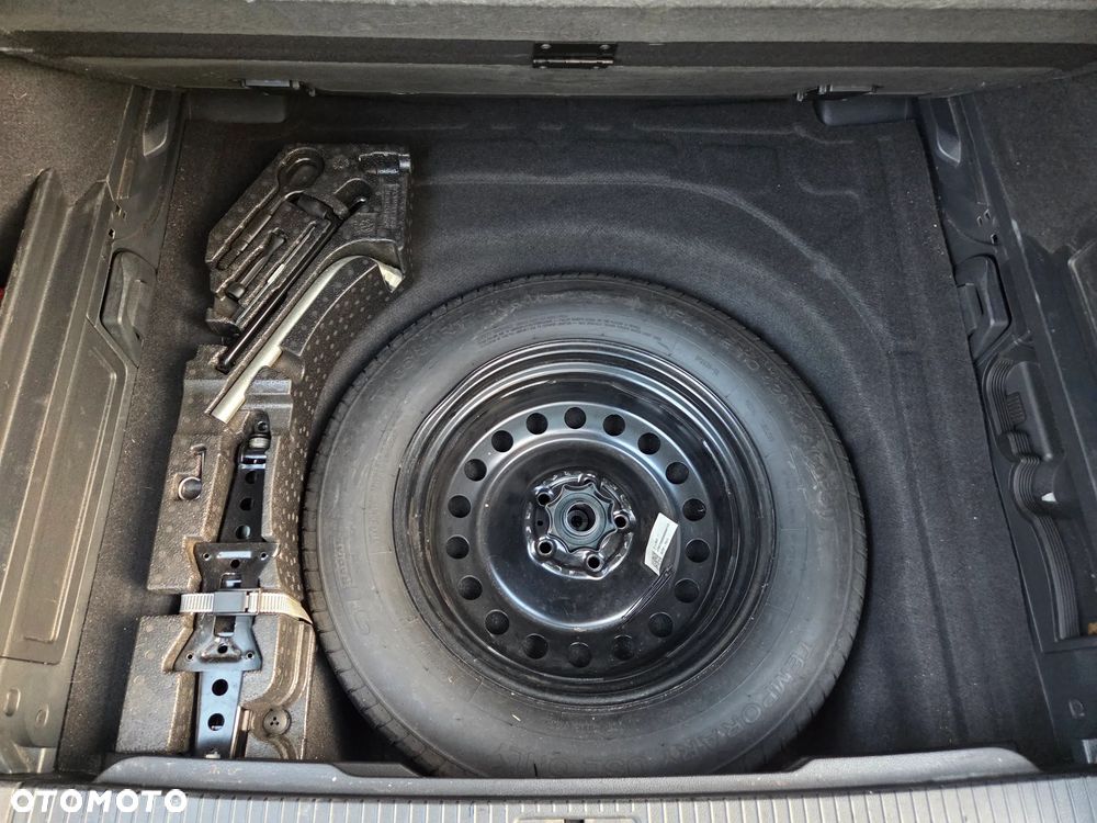 Volkswagen Passat - 34