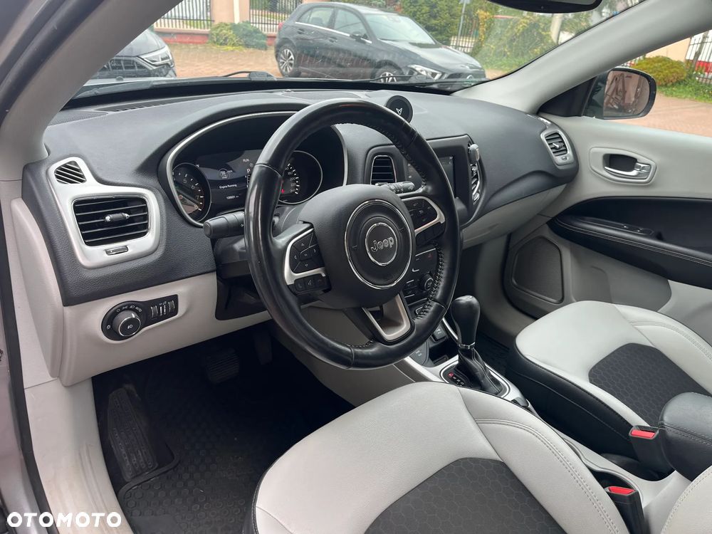 Jeep Compass - 19