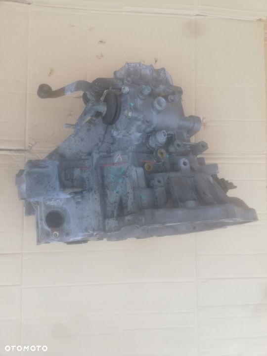 COROLLA E12 1,6 VVT-I SKRZYNIA BIEGOW IDEALNA - 3