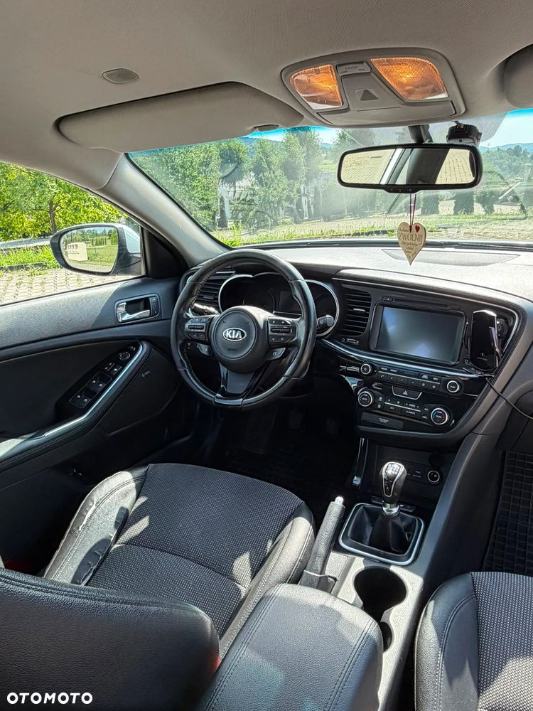 Kia Optima 2.0 L - 5