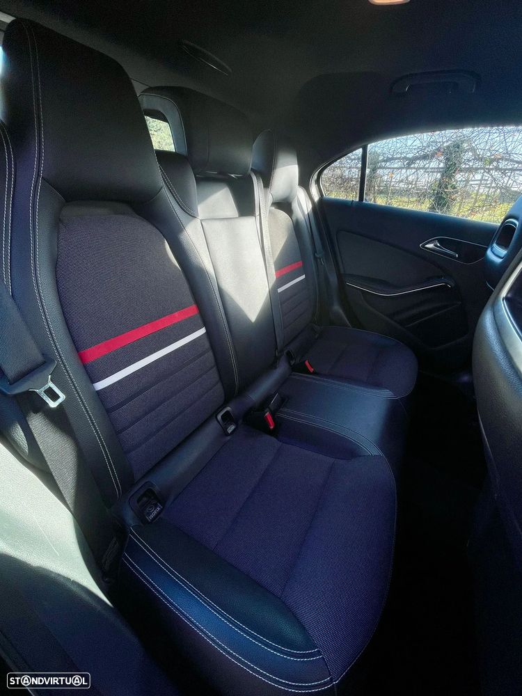 Mercedes-Benz A 180 CDI (BlueEFFICIENCY) Urban - 12