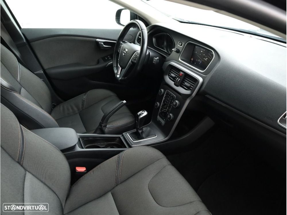 Volvo V40 Cross Country 2.0 D3 Plus - 18