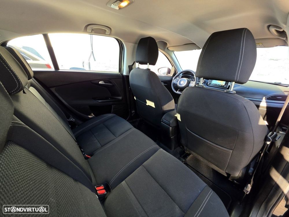 Fiat Tipo 1.3 M-Jet Lounge Tech J17 - 10