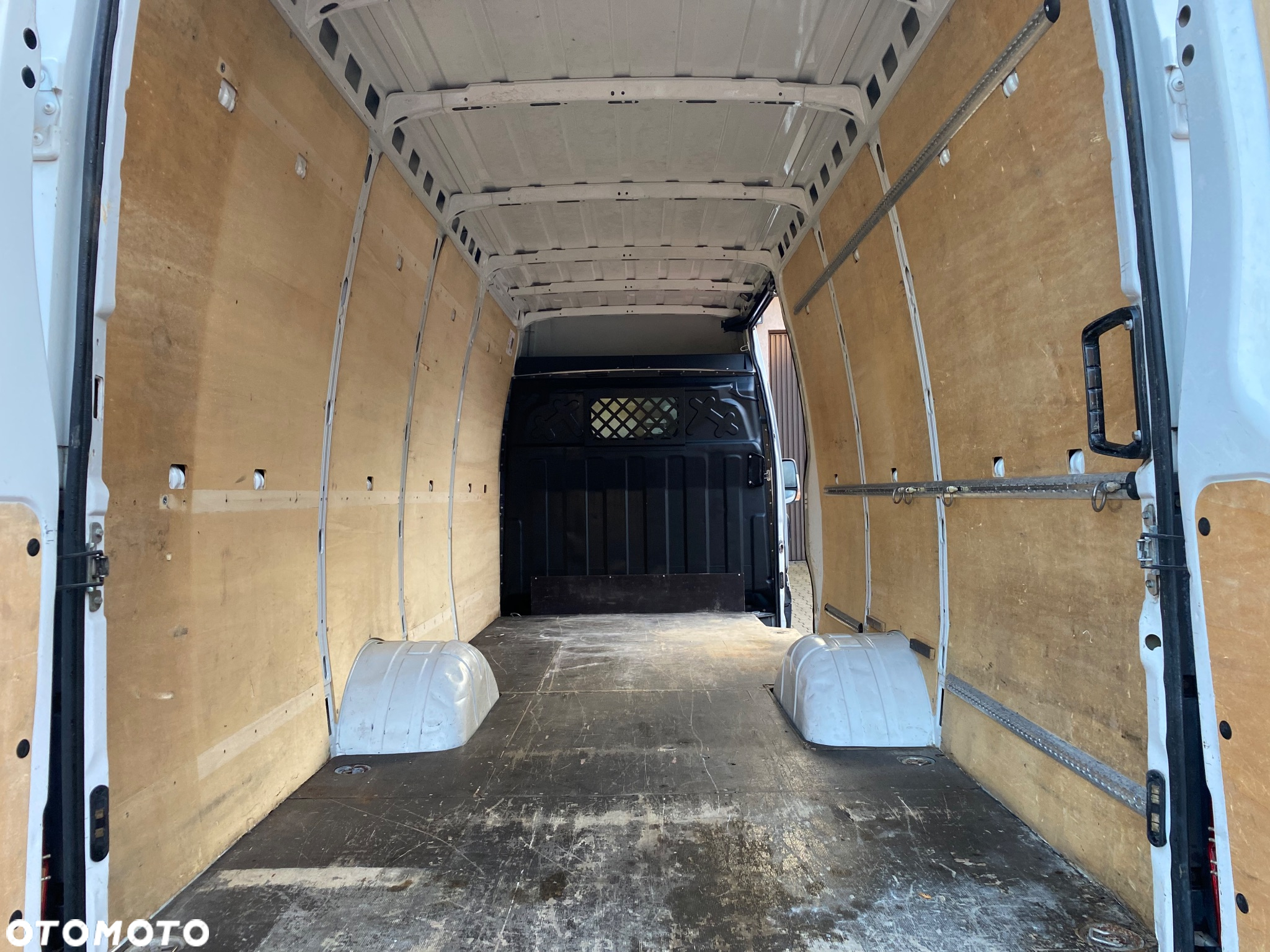 Iveco 35C13 bliźniaki  klimatronic MAXI DŁUGIE hak 3500 kg - 16