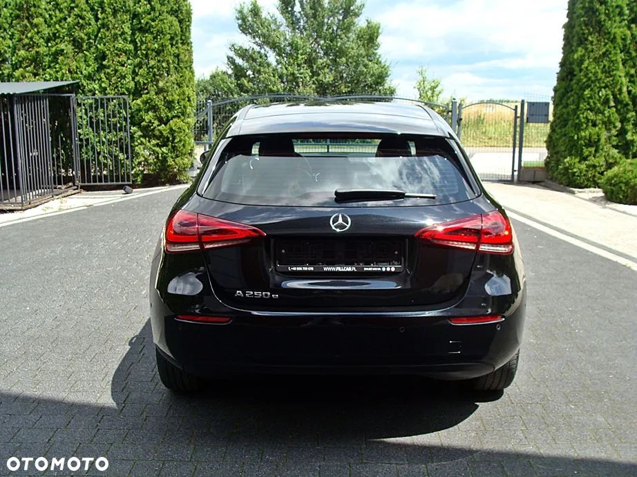 Mercedes-Benz Klasa A 250 e PHEV Progressive 8G-DCT - 6