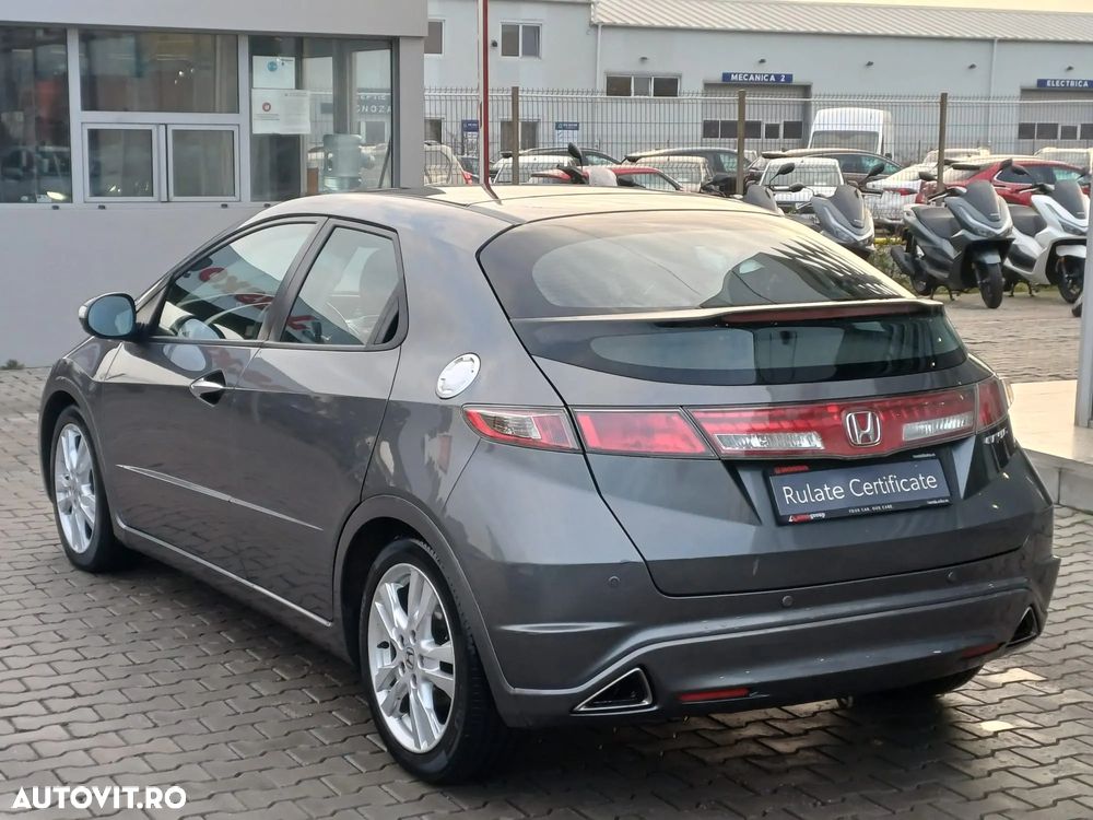 Honda Civic 1.8 SOHC i-VTEC MT Executive - 5