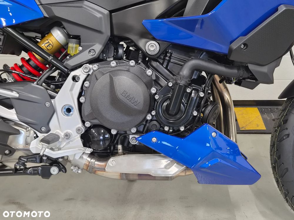 BMW XR - 10