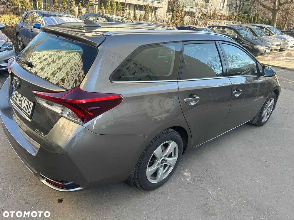 Toyota Auris - 4