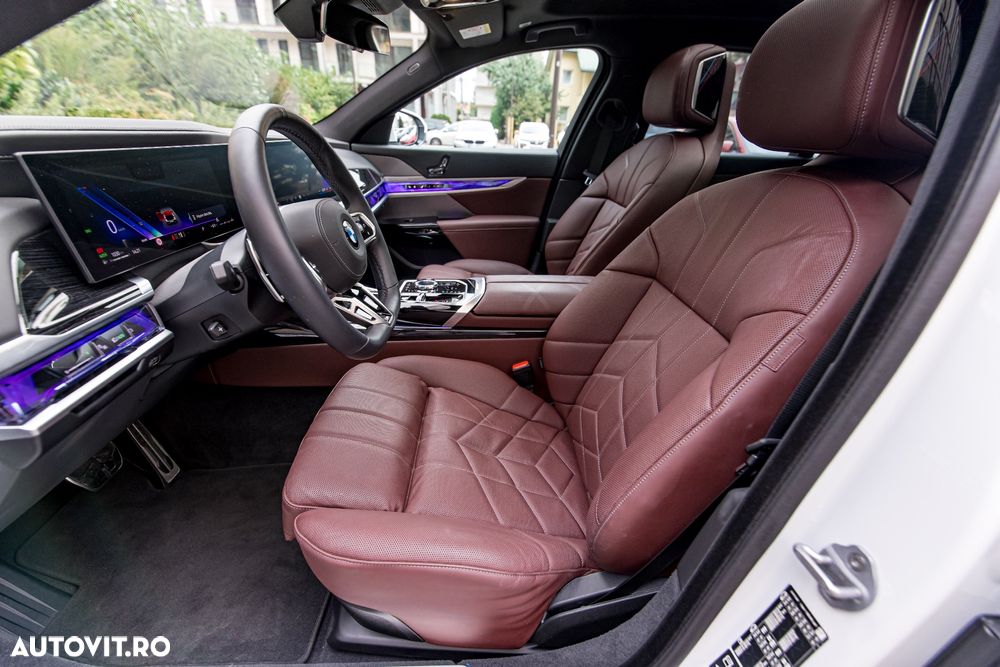 BMW Seria 7 740d xDrive MHEV - 11
