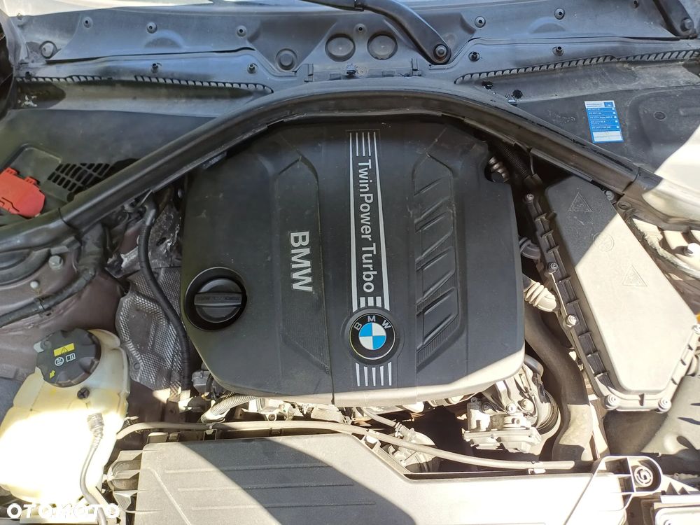BMW Seria 3 318d - 9