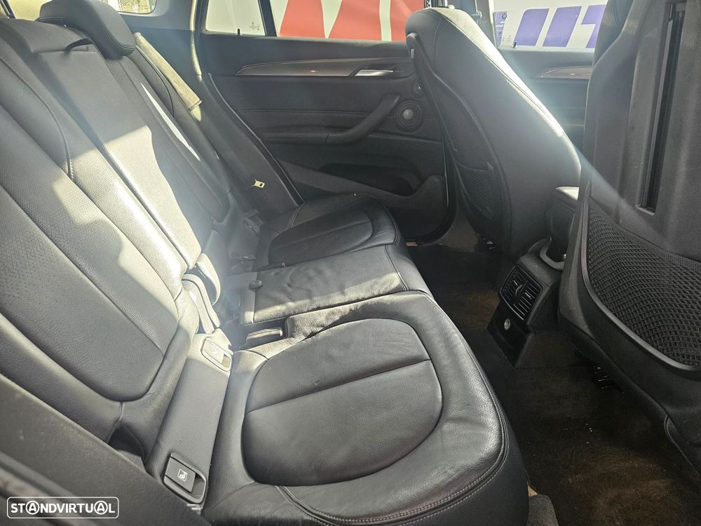 BMW X1 18 d xDrive Line Sport - 6