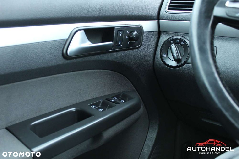 Volkswagen Touran - 13