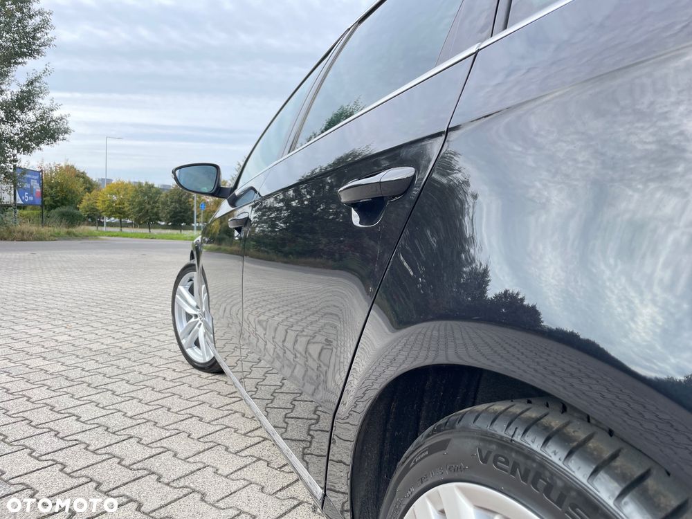 Volkswagen Passat - 27