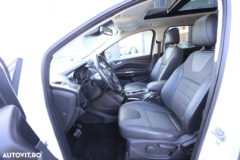 Ford Kuga 2.0 TDCi 4x4 Aut. ST-Line - 10