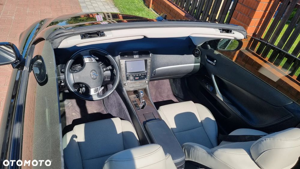 Lexus IS 250C Sport - 14