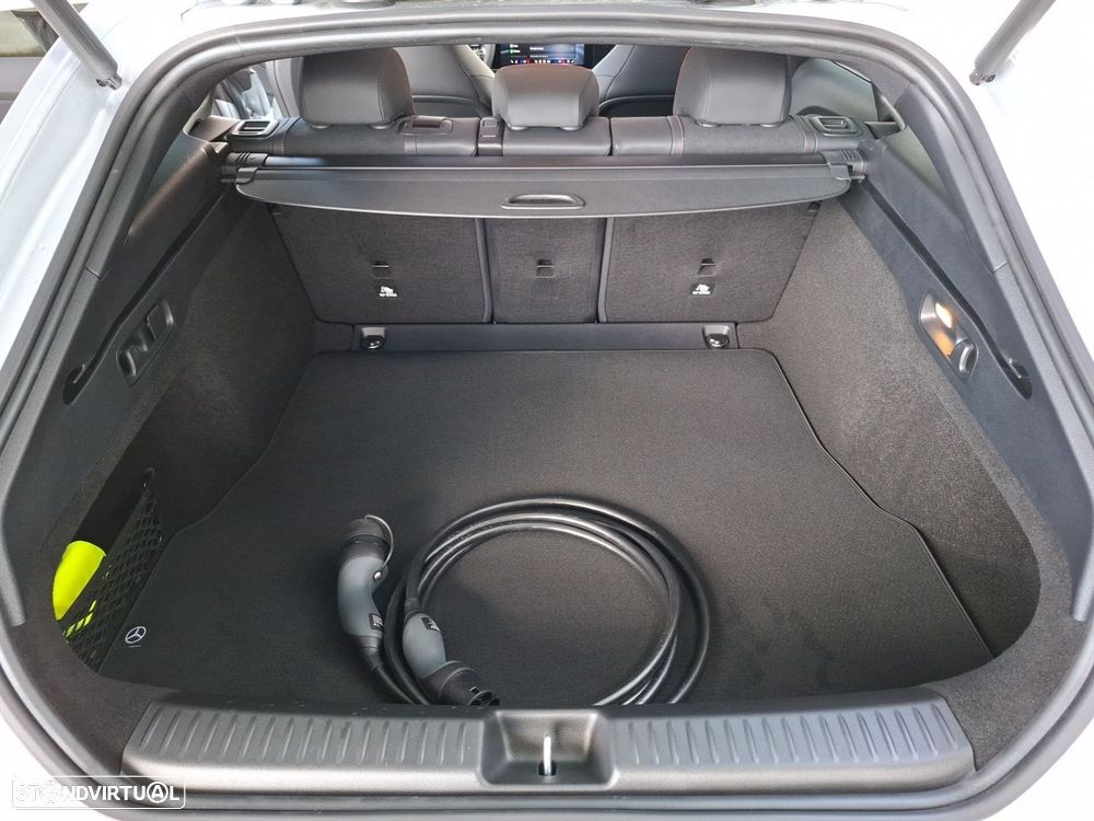 Mercedes-Benz CLA 350 EQ Shooting Brake 4Matic - 28