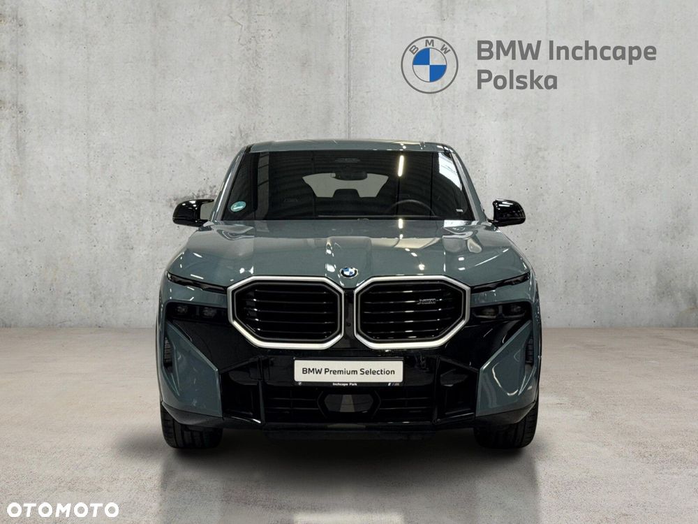 BMW XM - 8