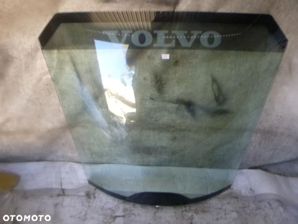 szyba ładowarka Volvo - przednia 15015408, 15079714, 11412055, 1507914  f h g L60 L70 L90 L120 L180 L220 L350 - 7