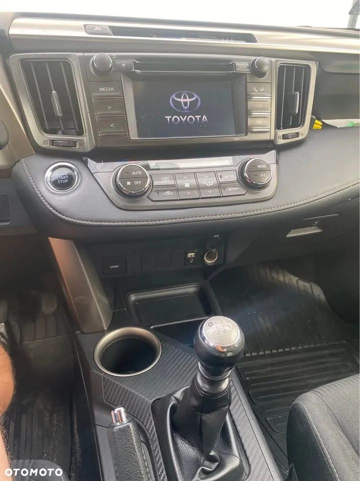 Toyota RAV4 - 7