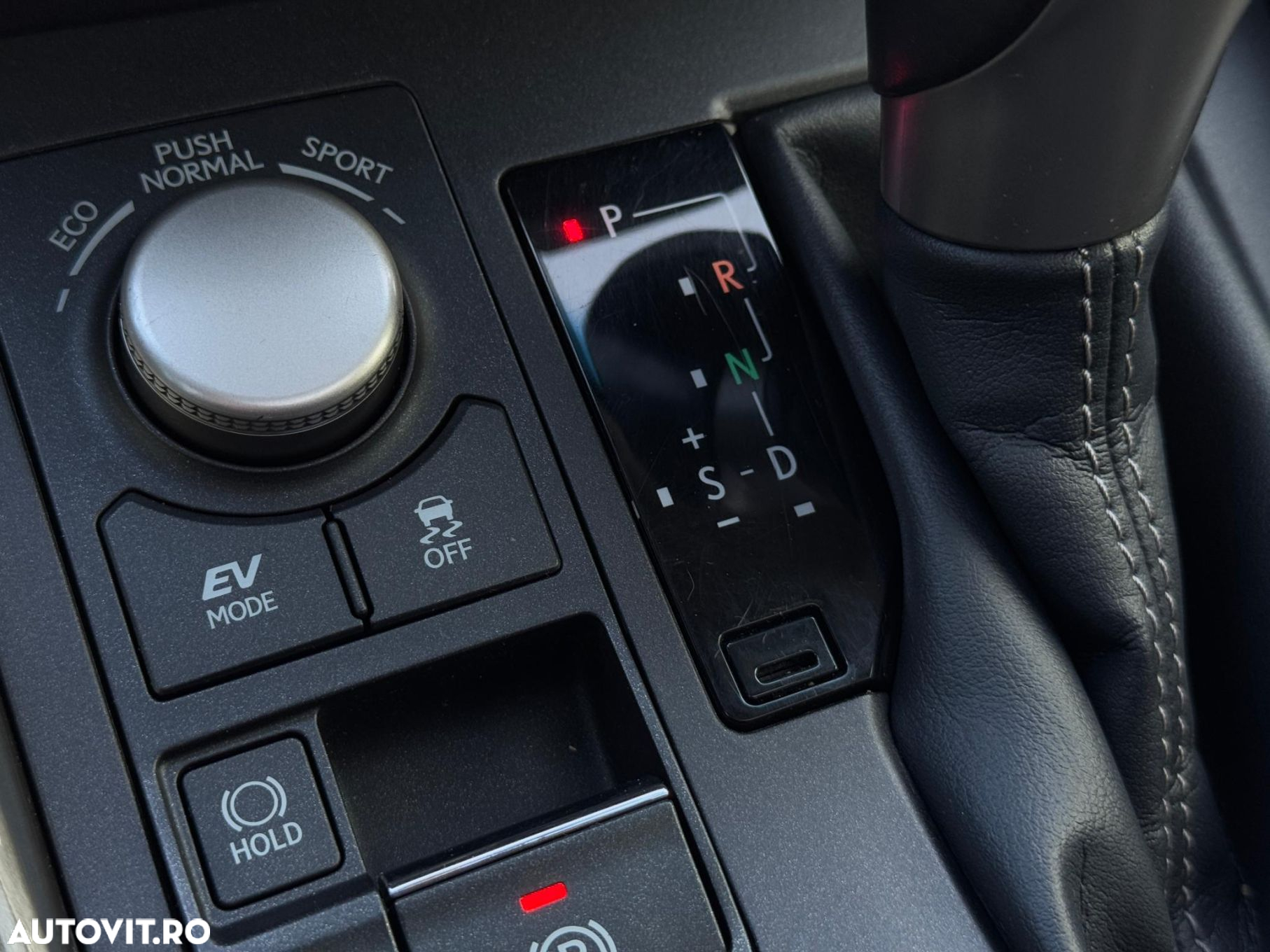 Lexus Seria NX - 17