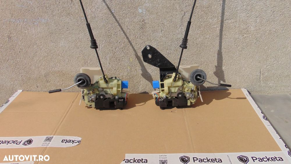 Broasca/yala usa stanga/dreapta fata VW Transporter T5 facelift an 2009-2014 - 4