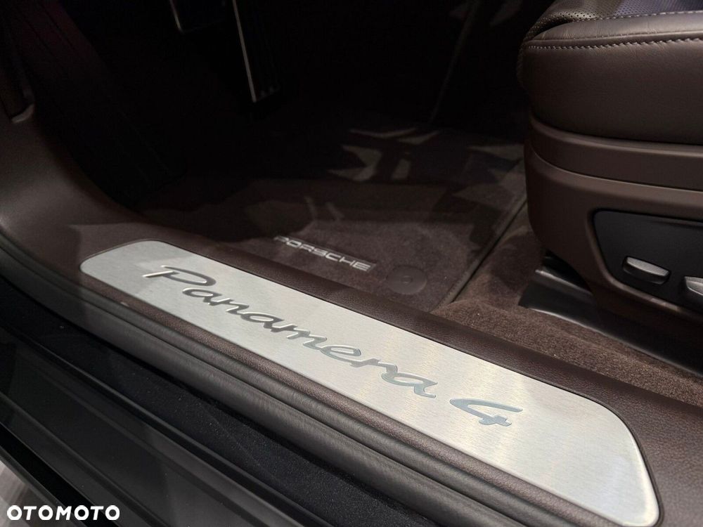 Porsche Panamera - 23