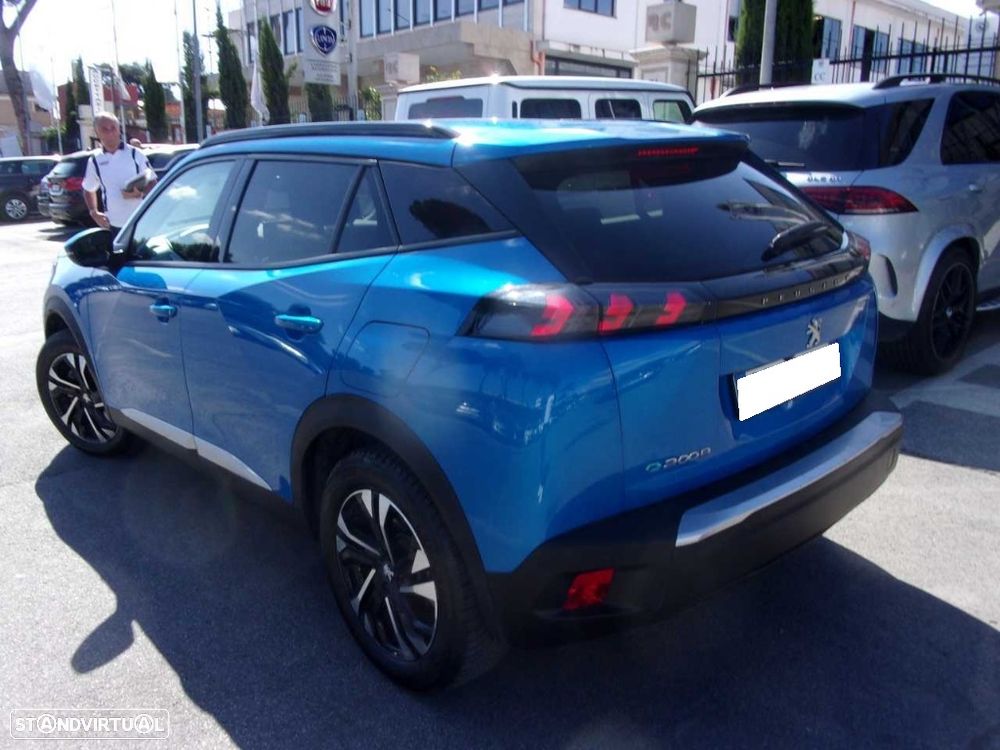 Peugeot e-2008 Allure - 4