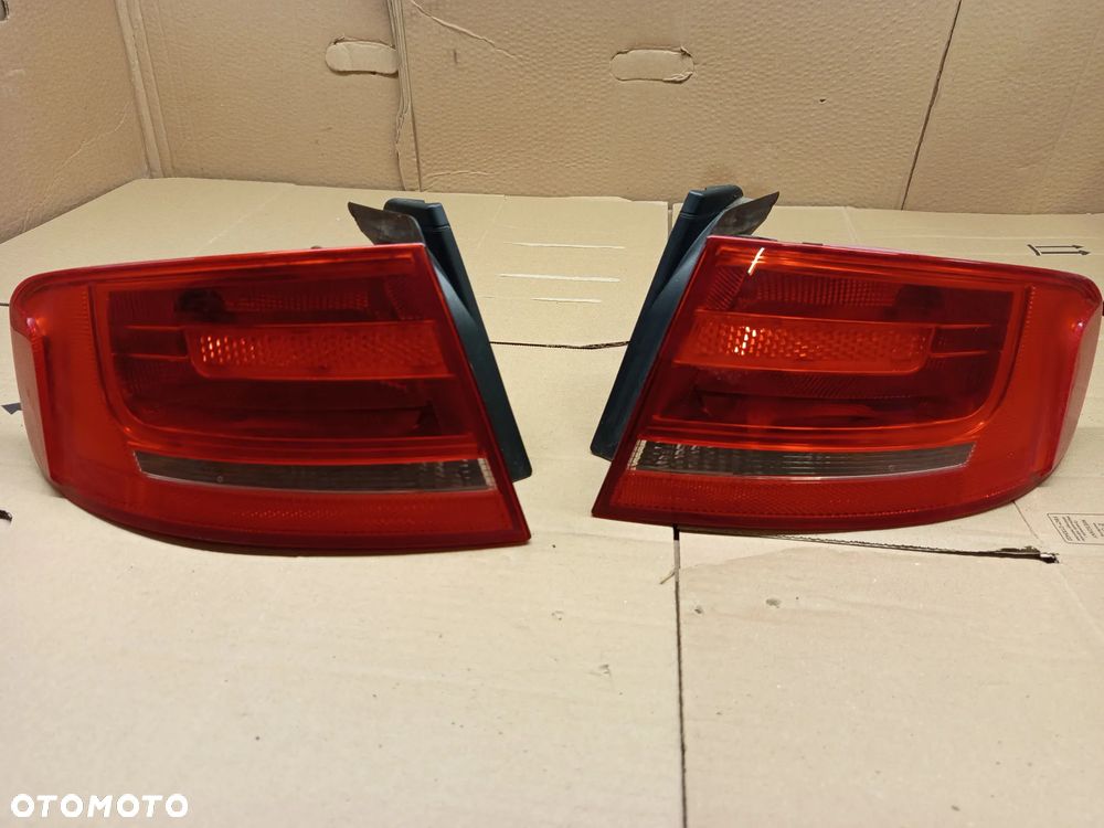 AUDI A4 B8 SEDAN 08-12 1.8 TFSI LAMPA PRAWA LEWA TYŁ TYLNA W BŁOTNIK - 1