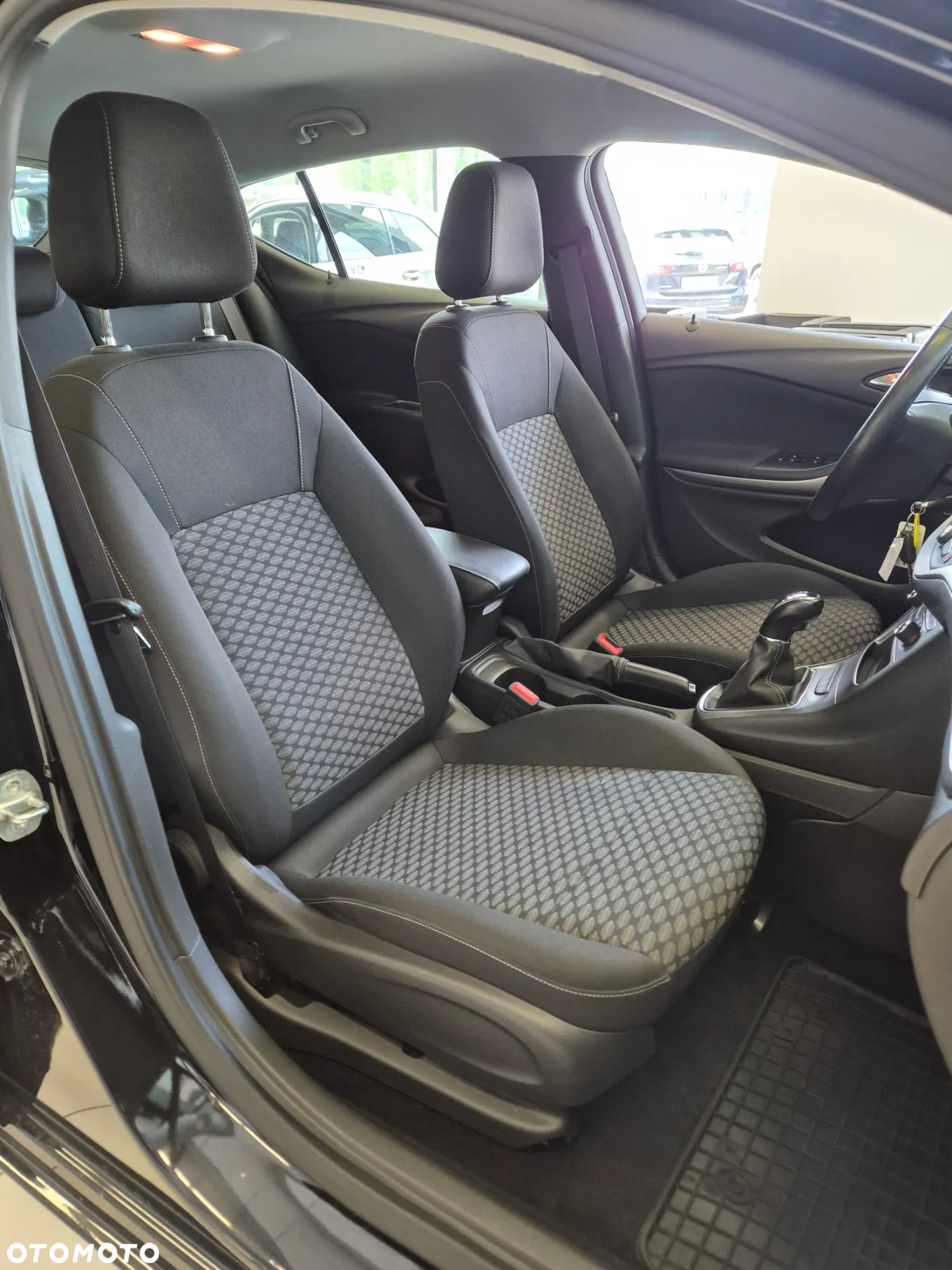 Opel Astra V 1.2 T Elegance S&S - 14