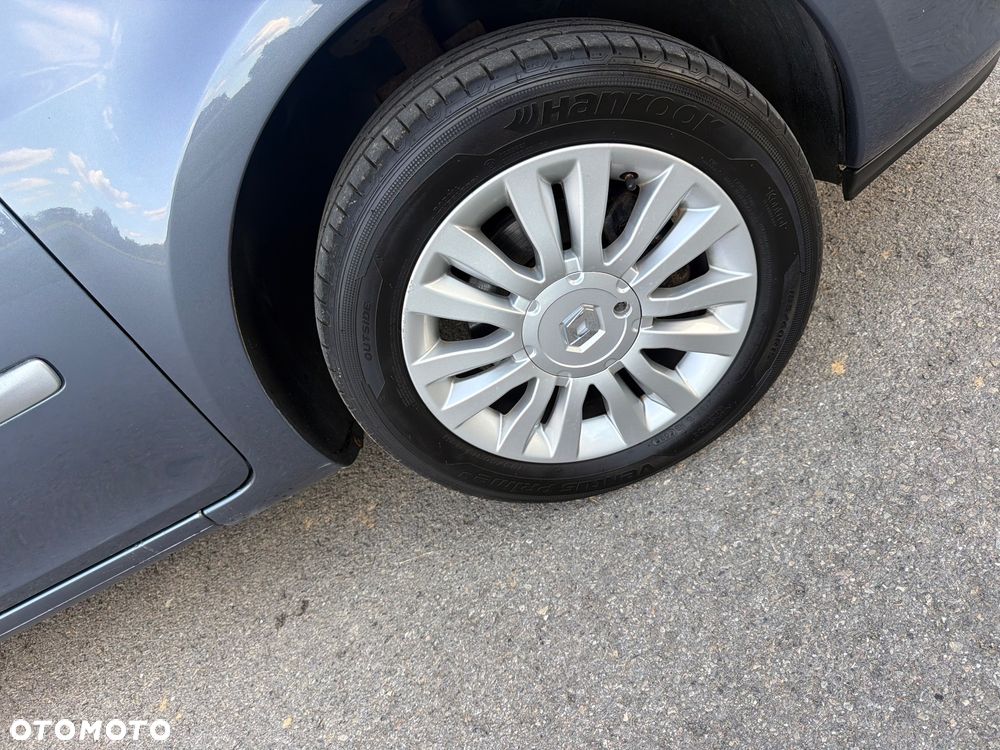 Renault Clio 1.2 16V 75 Yahoo - 11