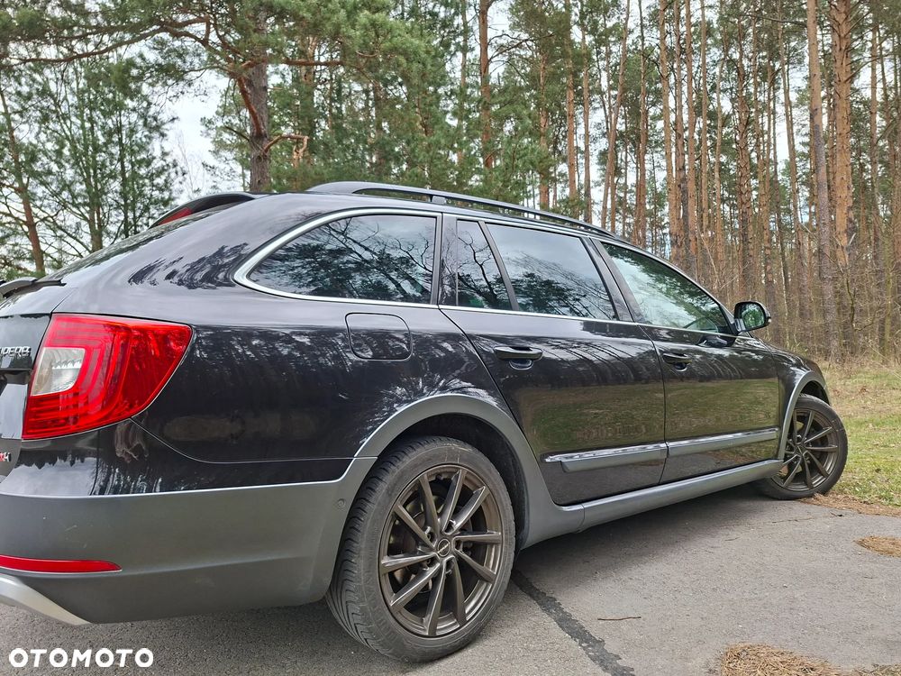 Skoda Superb 2.0 TDI 4x4 Elegance Outdoor DSG - 19