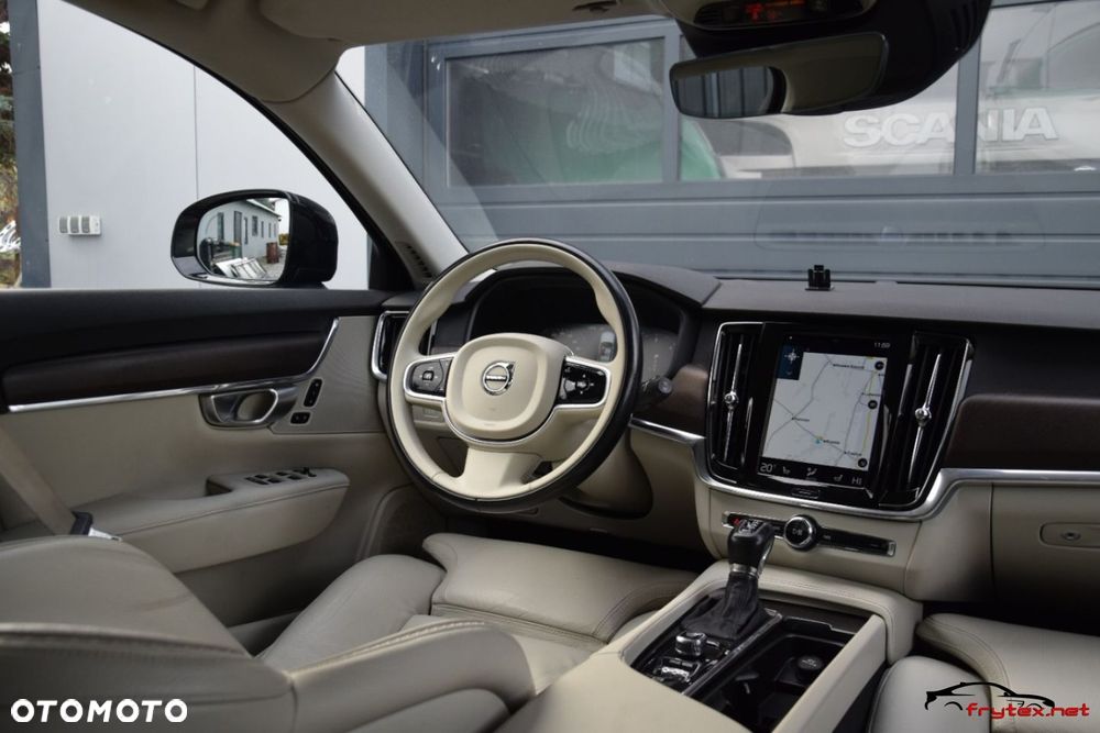 Volvo V90 Cross Country - 22