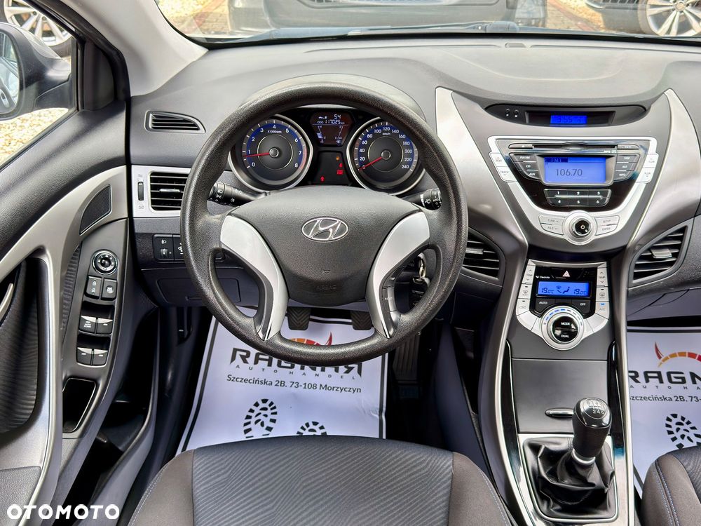 Hyundai Elantra 1.6 Style - 7