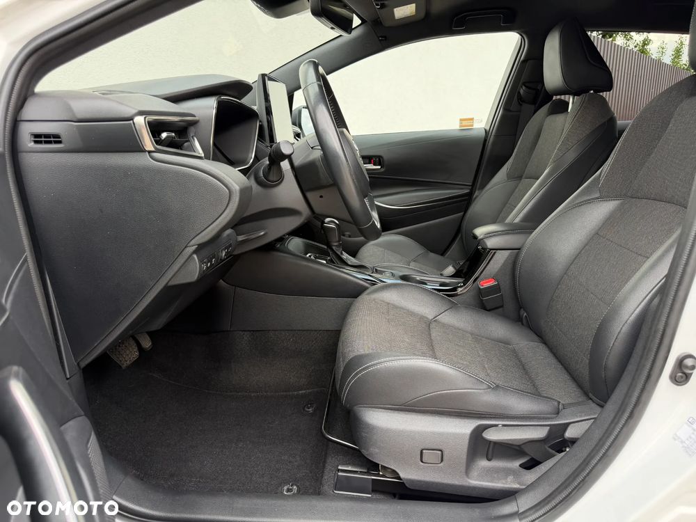 Toyota Corolla 1.8 Hybrid Style - 18